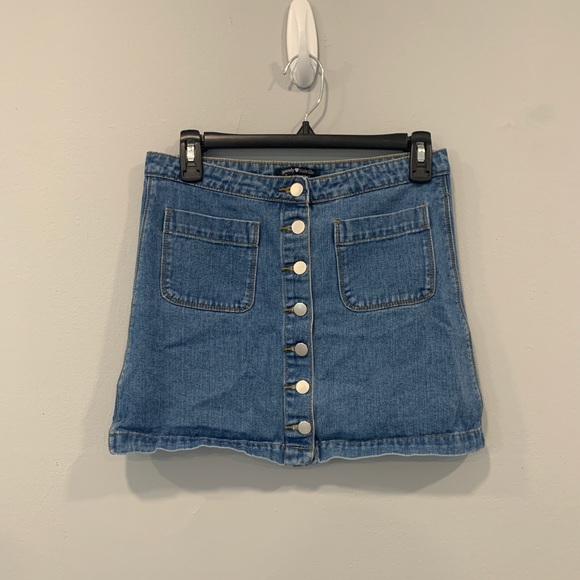 Brandy Melville Dresses & Skirts - Brandy Melville button front short denim mini skirt